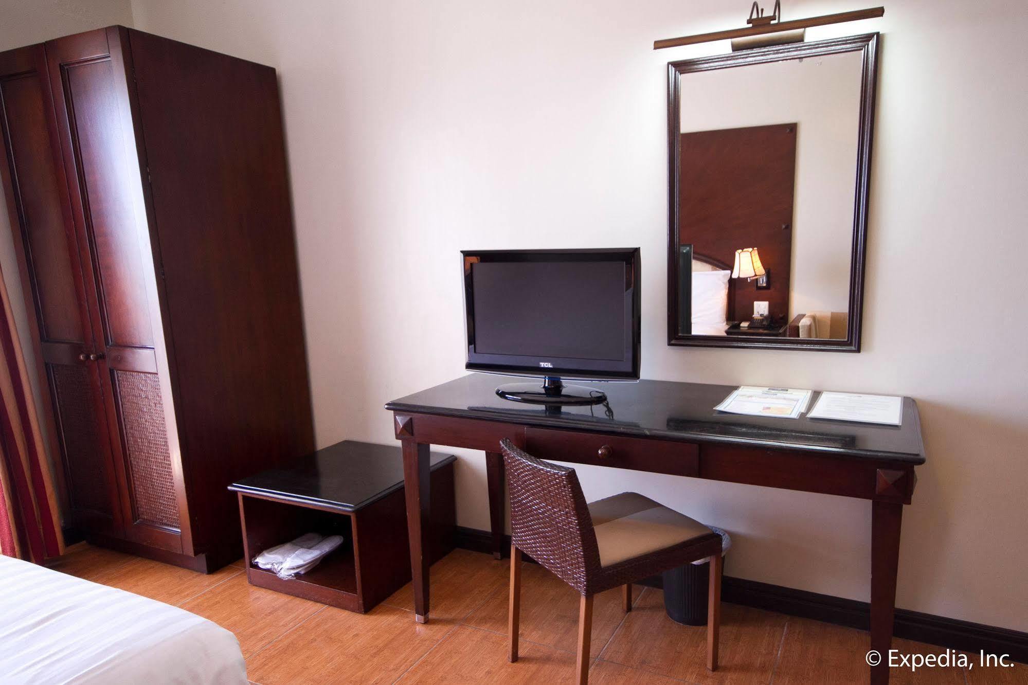 Egi Resort & Hotel Lapu-Lapu City Exterior foto