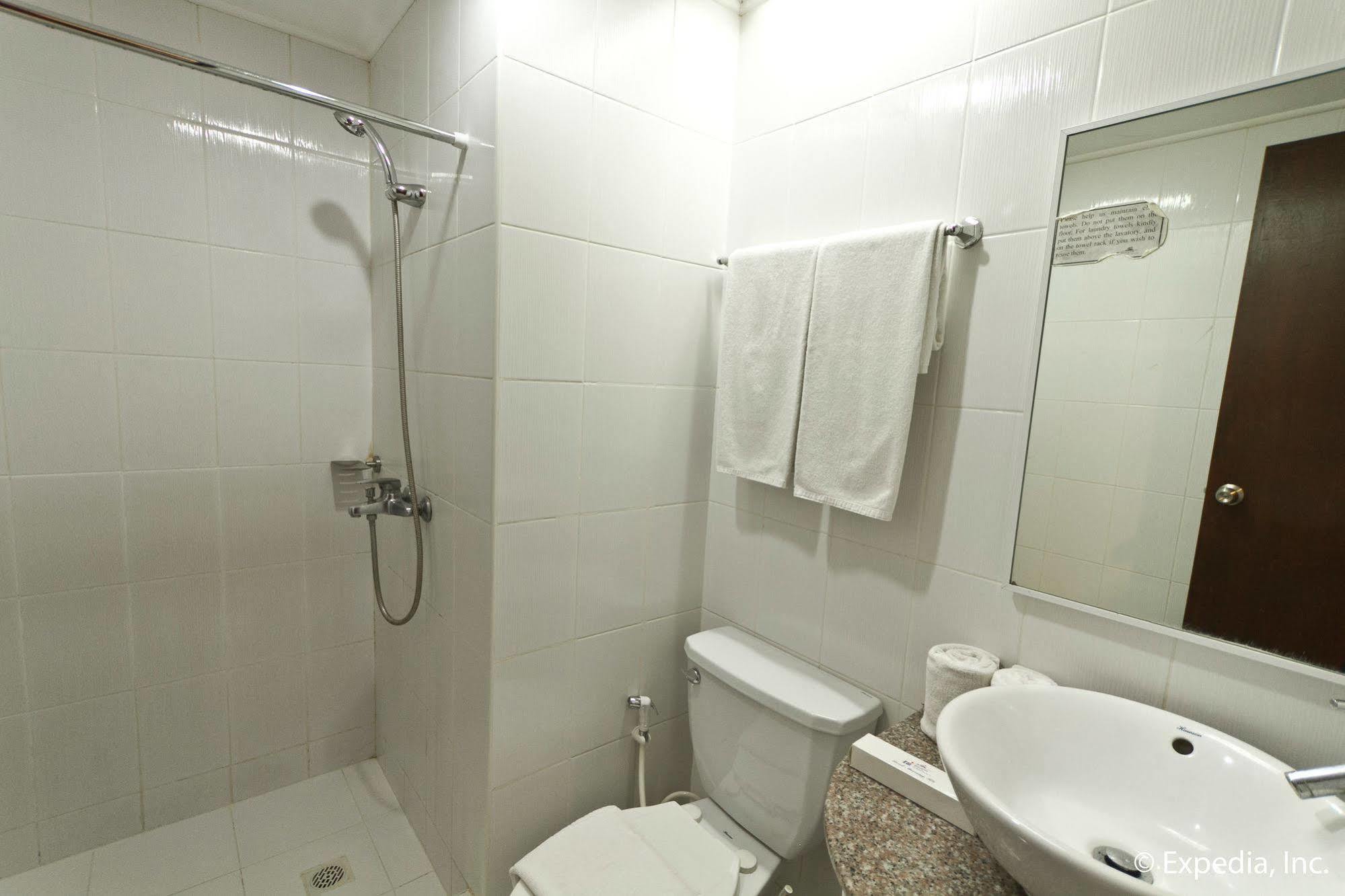 Egi Resort & Hotel Lapu-Lapu City Exterior foto