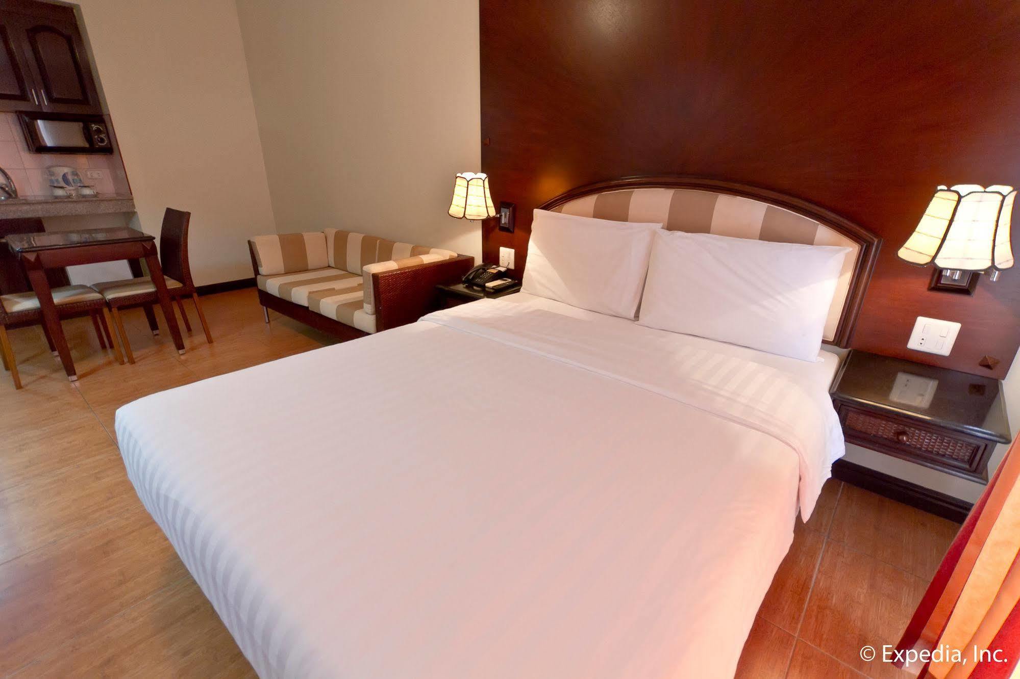 Egi Resort & Hotel Lapu-Lapu City Exterior foto