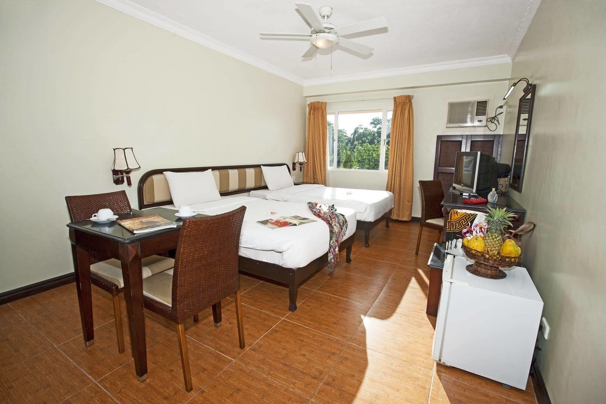 Egi Resort & Hotel Lapu-Lapu City Exterior foto