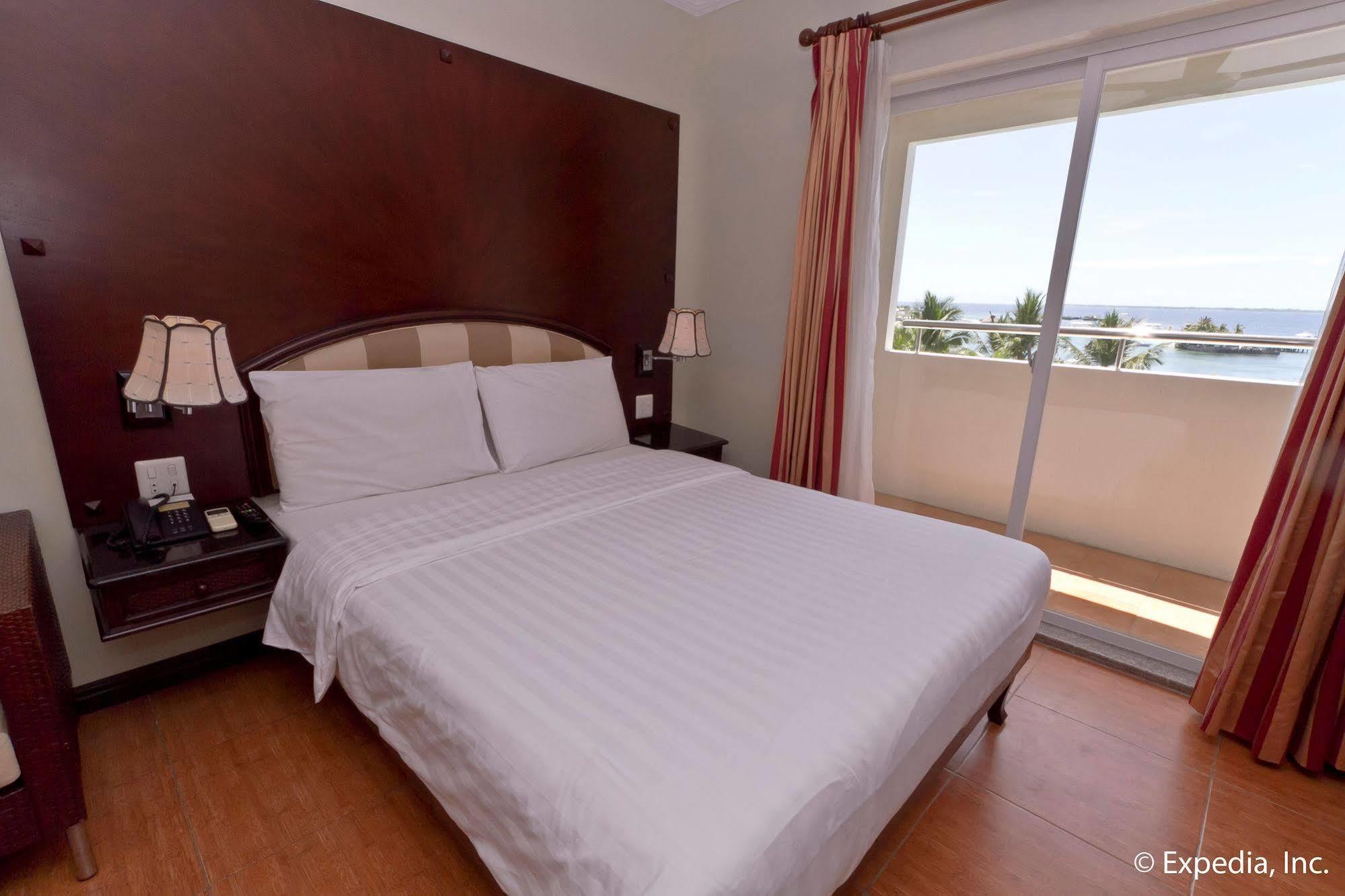 Egi Resort & Hotel Lapu-Lapu City Exterior foto